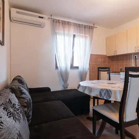 Apartment Tiho *