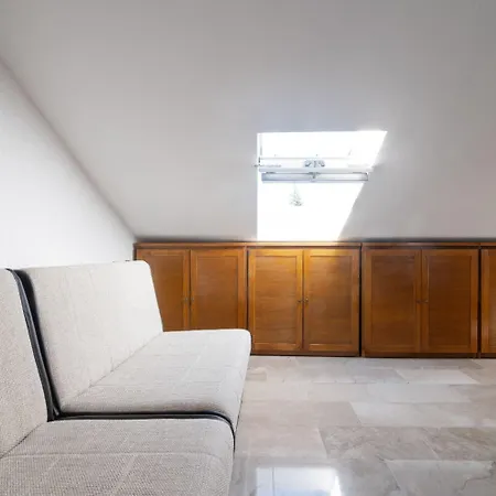 Tiho Apartment